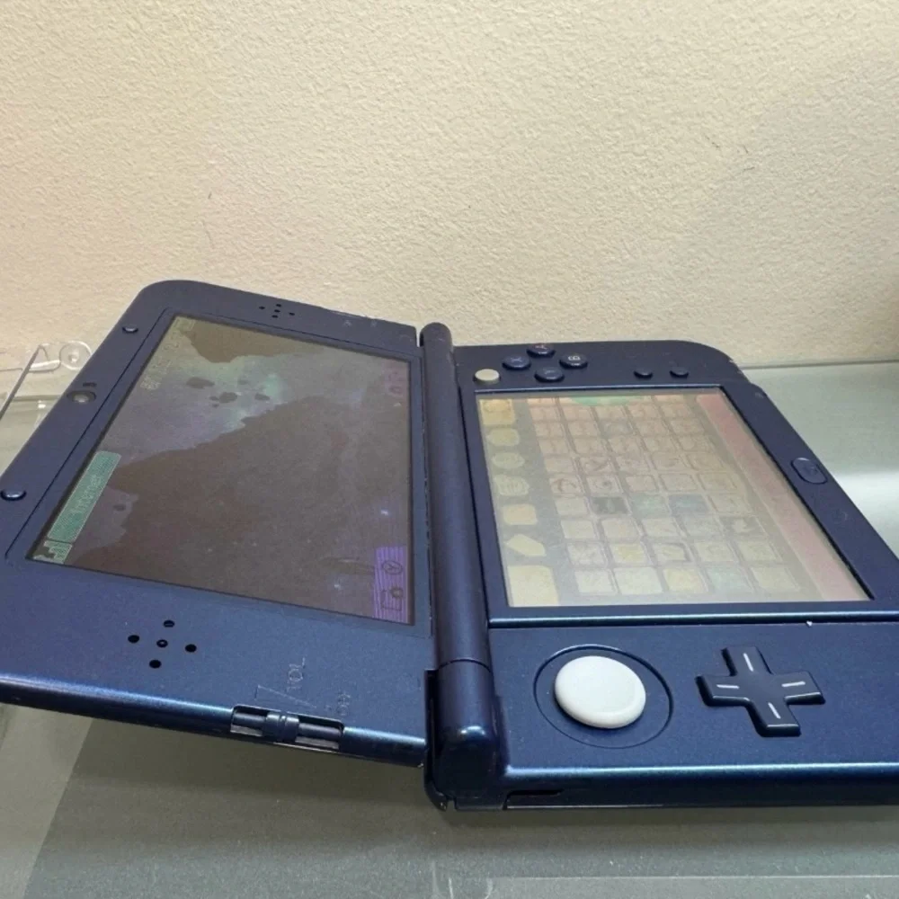 IPS Nintendo NEW 3DS XL / LL in Metallic Blue + 64gb + games + charger
